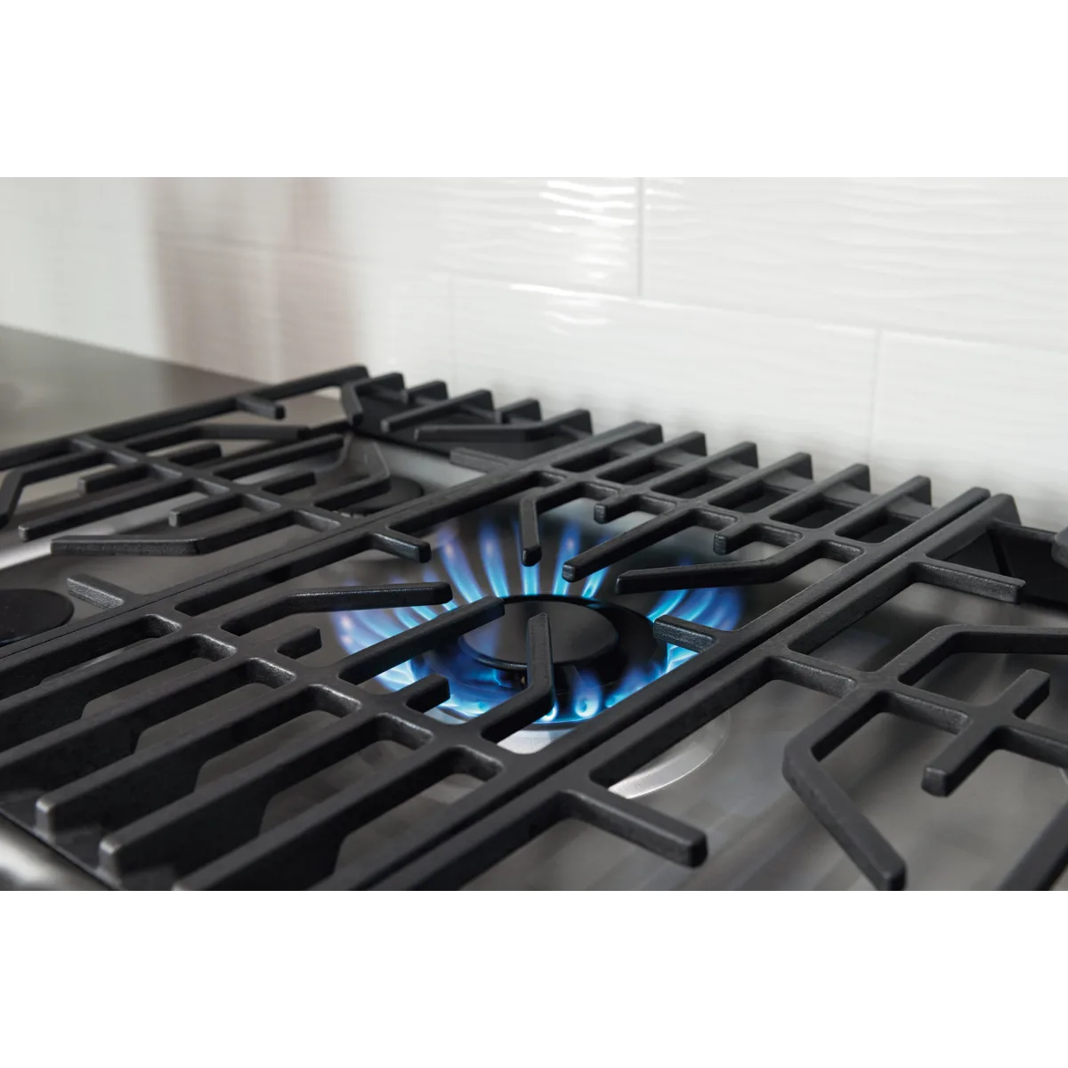 Frigidaire Professional Series - FPGC3077RS - Gas Cooktop with 5 Sealed Burners, Continuous Cast Iron Grates, 18,200 BTU PowerPlus™ Burner, PrecisionPro Control™ Knobs, Removable Griddle, and ADA Compliant Design: 30 Inch