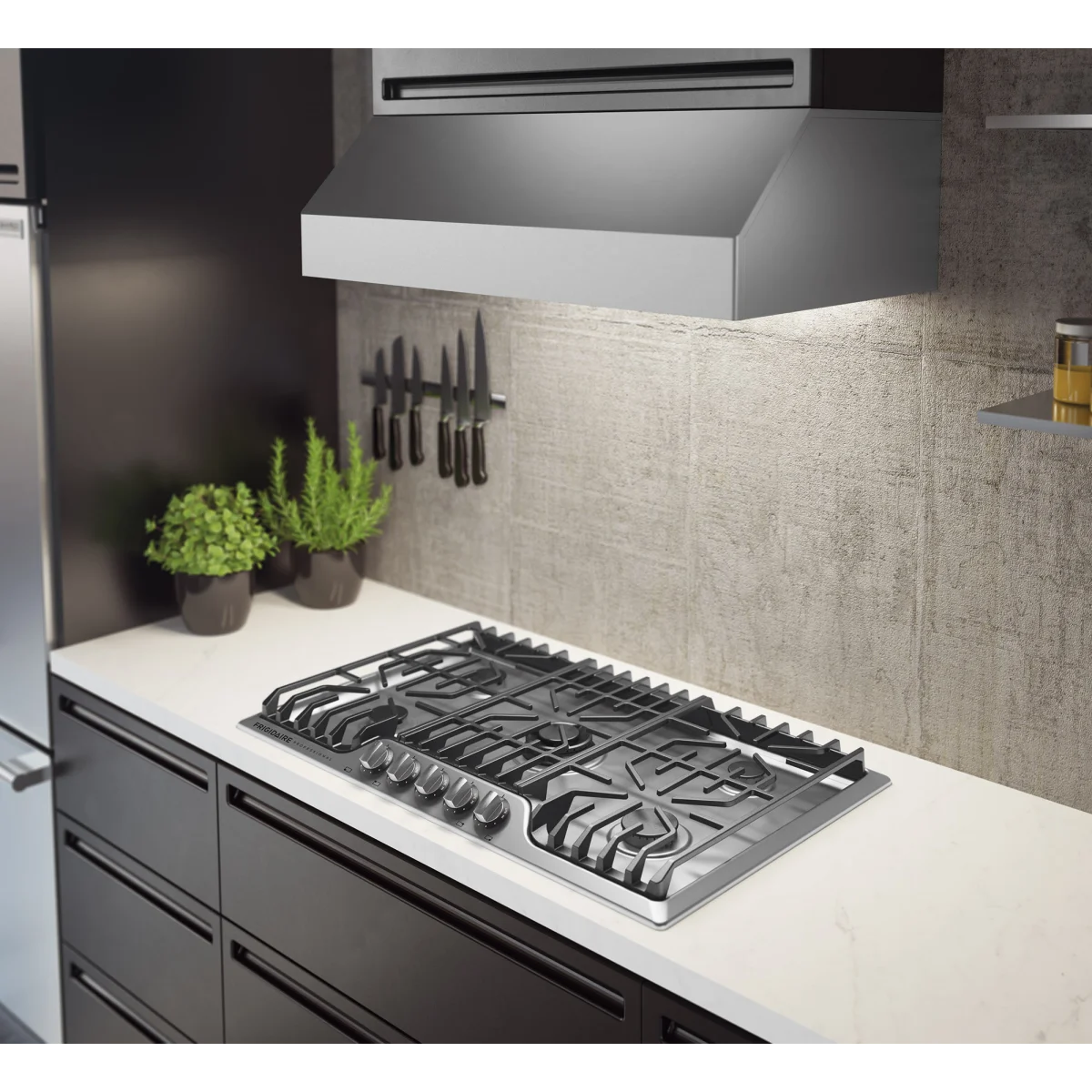 Frigidaire Professional Series - FPGC3077RS - Gas Cooktop with 5 Sealed Burners, Continuous Cast Iron Grates, 18,200 BTU PowerPlus™ Burner, PrecisionPro Control™ Knobs, Removable Griddle, and ADA Compliant Design: 30 Inch