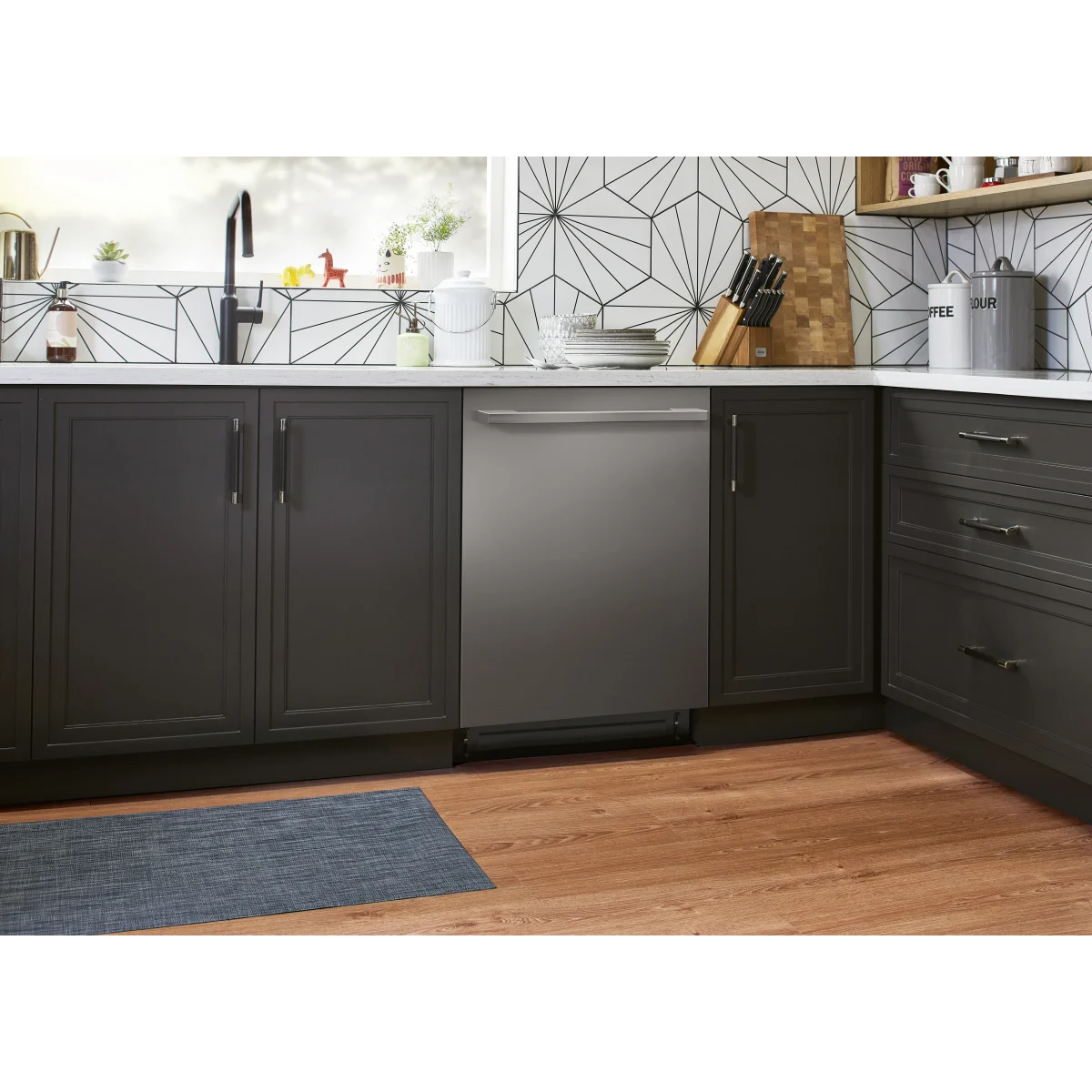 LG - LDNTM545S - 24 Inch Fully Integrated Smart Dishwasher with 16 Place Settings, 5 Wash Cycles, 6 Wash Options, 1-Hour Wash & Dry, QuadWash® Pro, Dynamic Heat Dry™, AutoVent Dry™, SteamAssist™, and ENERGY STAR® Qualified: PrintProof™ Stainless Steel