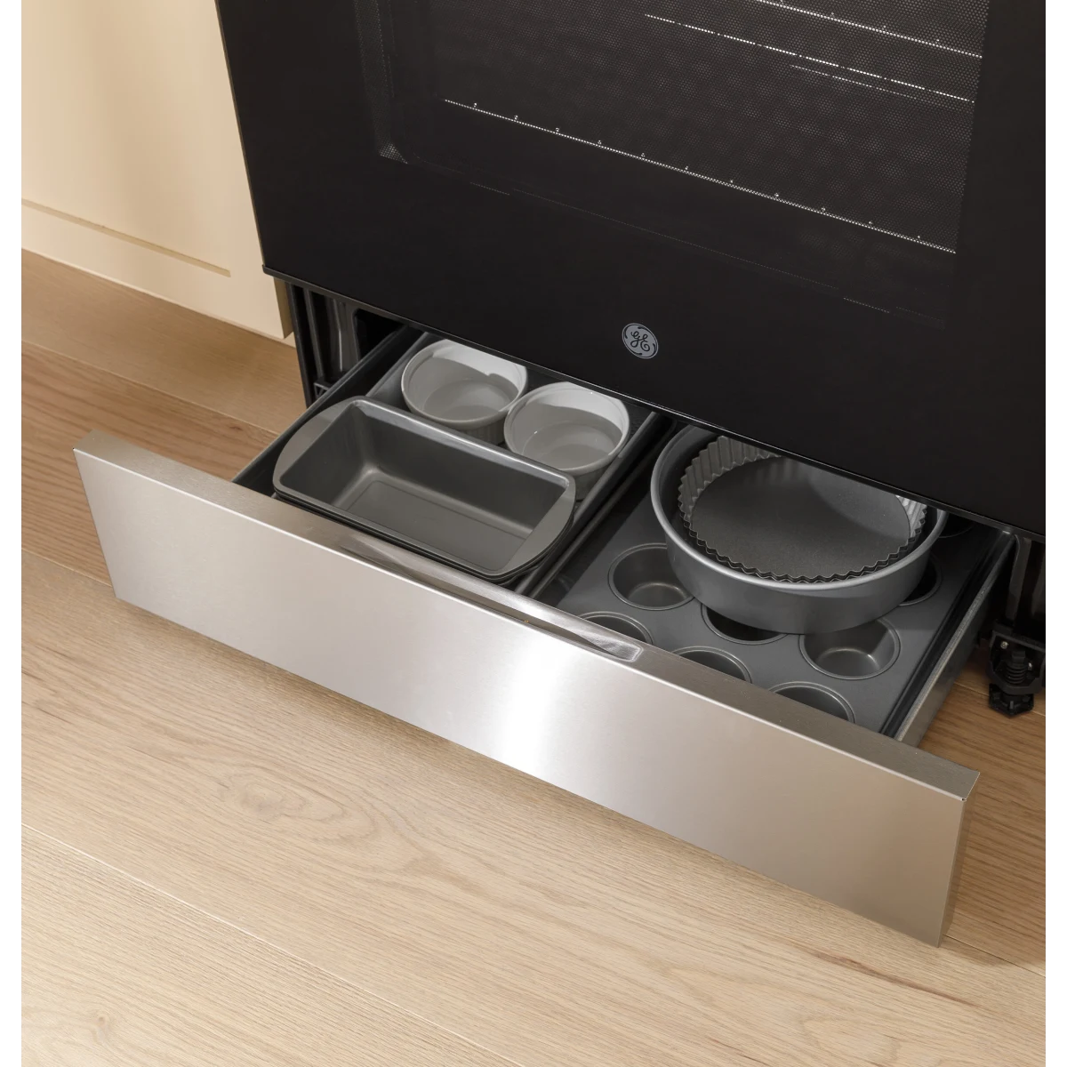 GE - 500 - Series  GRF500PVSS 30 Inch Freestanding Electric Range with 5 Smoothtop Elements, 5.3 cu. ft. Oven Capacity, Power Boil™ Burner, Warming Zone, Storage Drawer, Crisp Mode, Enhanced Shabbos Mode Built In, and Self & Steam Clean: Stainless Steel